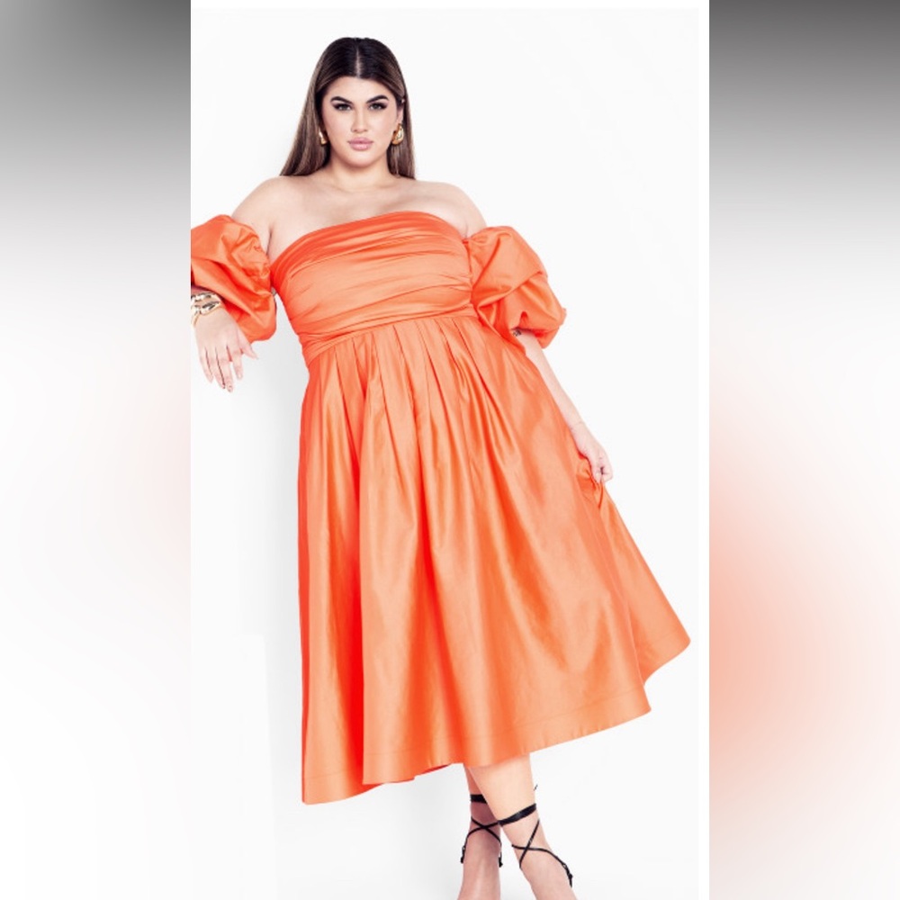 City chic Rosalee dress size 14W new in package. Coral